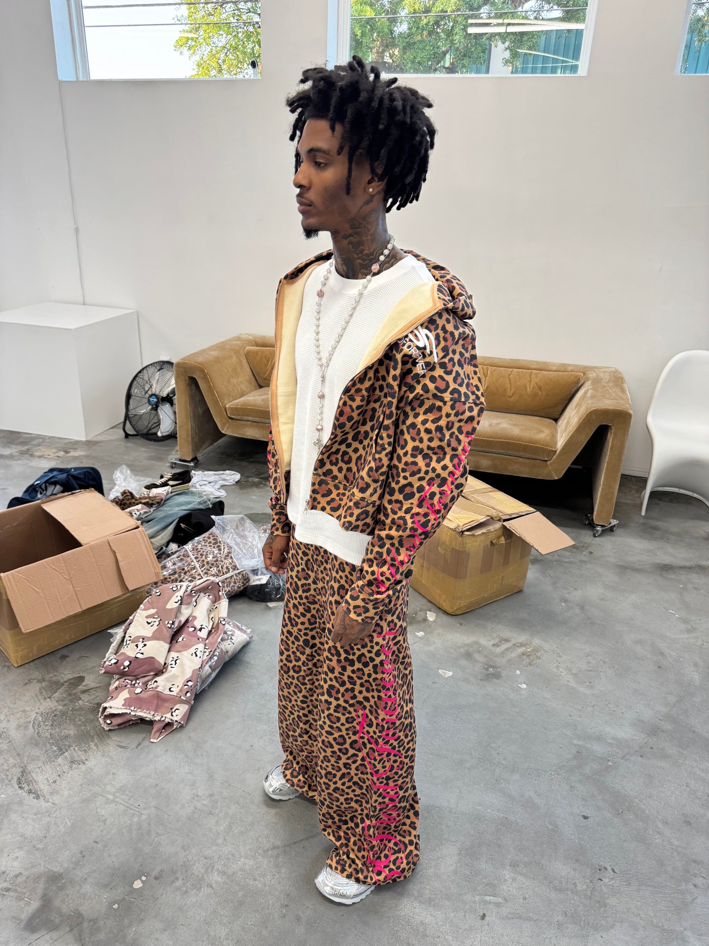 "3HARD CHEETAH PANTS"